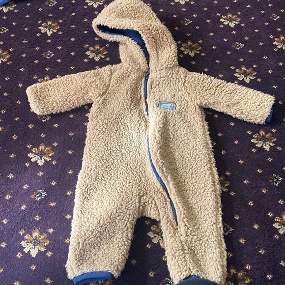 Eddie Bauer outfit - Picture 1 of 3